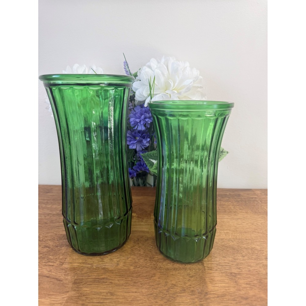 Pair of Vintage‎ Hoosier Glass Emerald Green Ribbed Vases Mid-Century MCM Decor